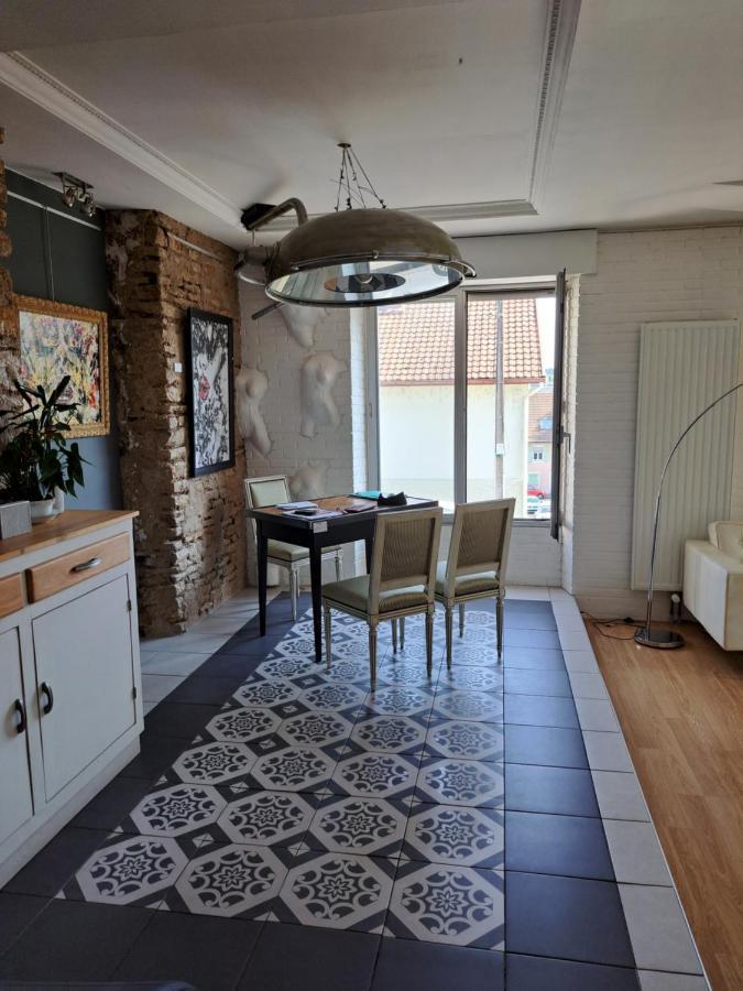 L'Appartement - Chambre Avec Salle De Bains Et Wc Dans Une Galerie D'Art Montbeliard Luaran gambar